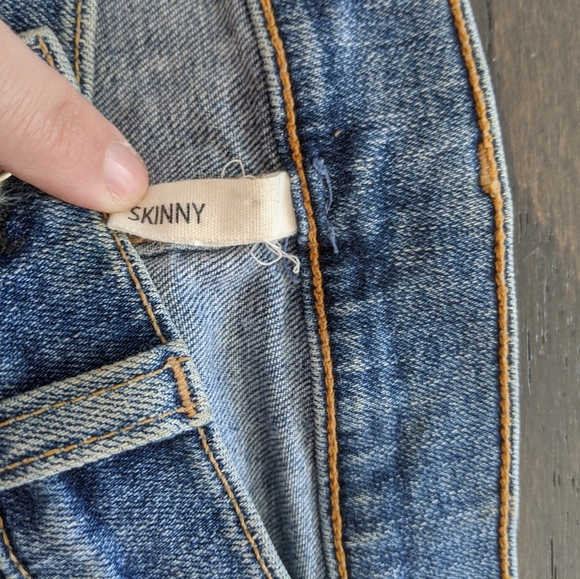 Rag and Bone Light Wash Distressed Skinny - Picture 11 of 14